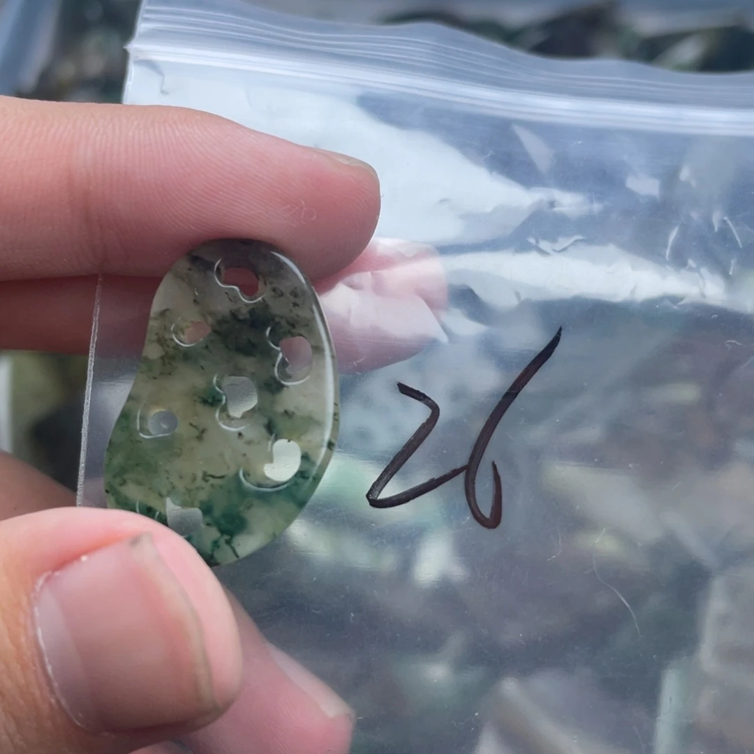 独山玉未镶嵌珠宝半成品