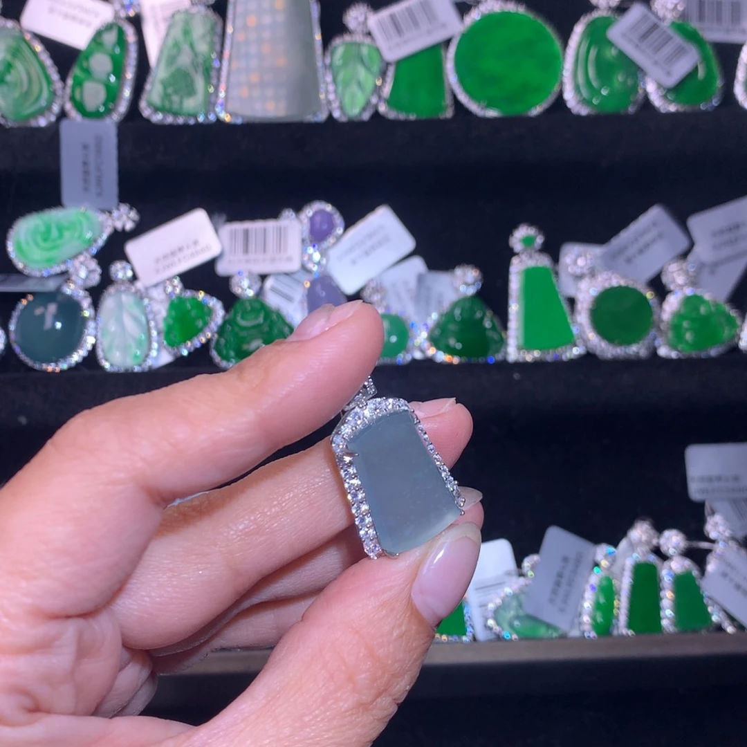 【闪购商品】颈饰银S925镶嵌翡翠