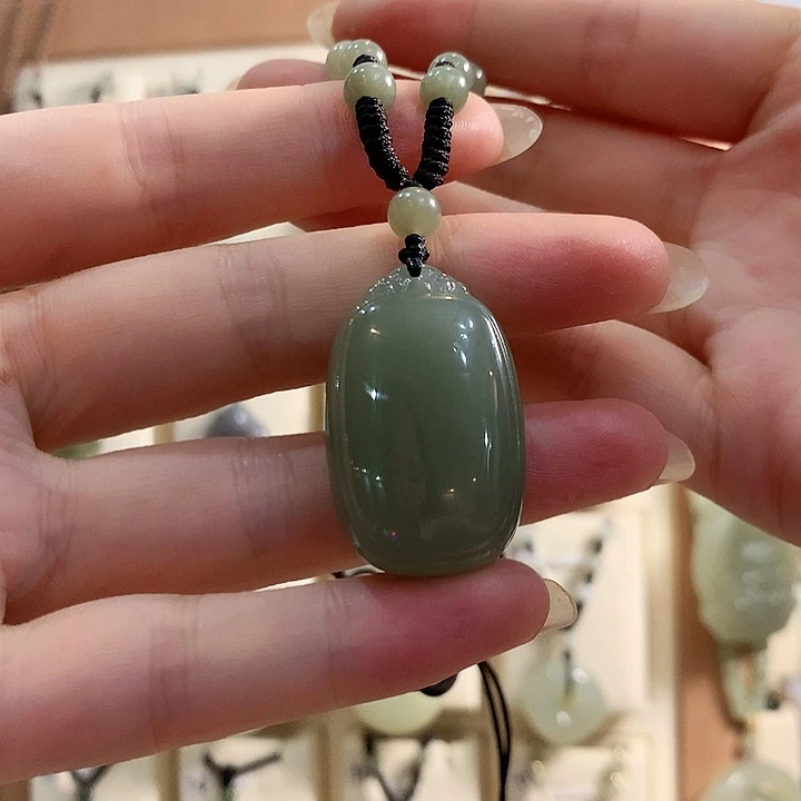 和田玉未镶嵌颈饰平**静