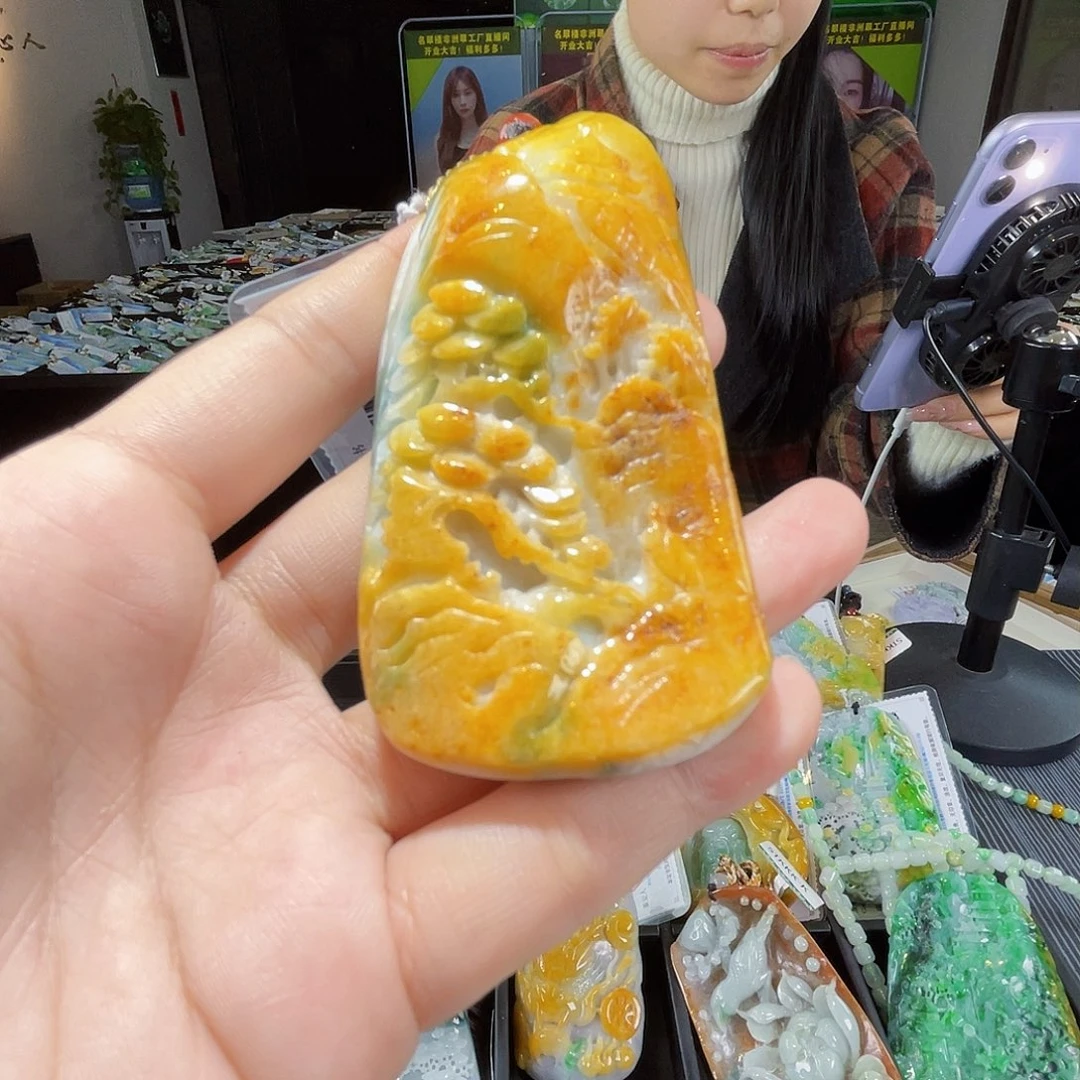 颈饰未镶嵌翡翠一