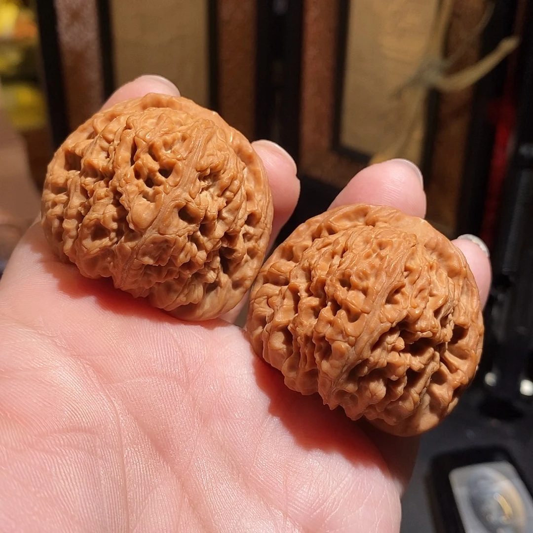 文玩核桃把件孟*儿44.5南疆石全品