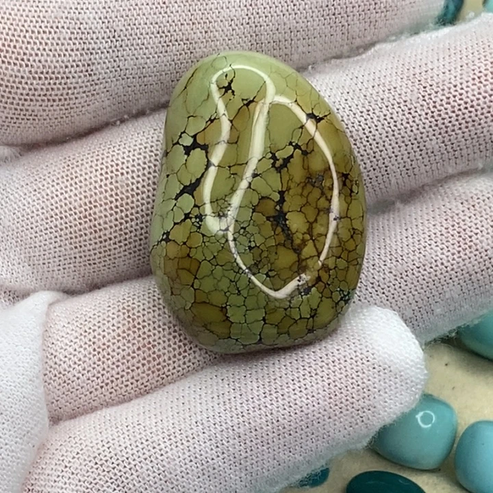 绿松石未镶嵌珠宝奇石