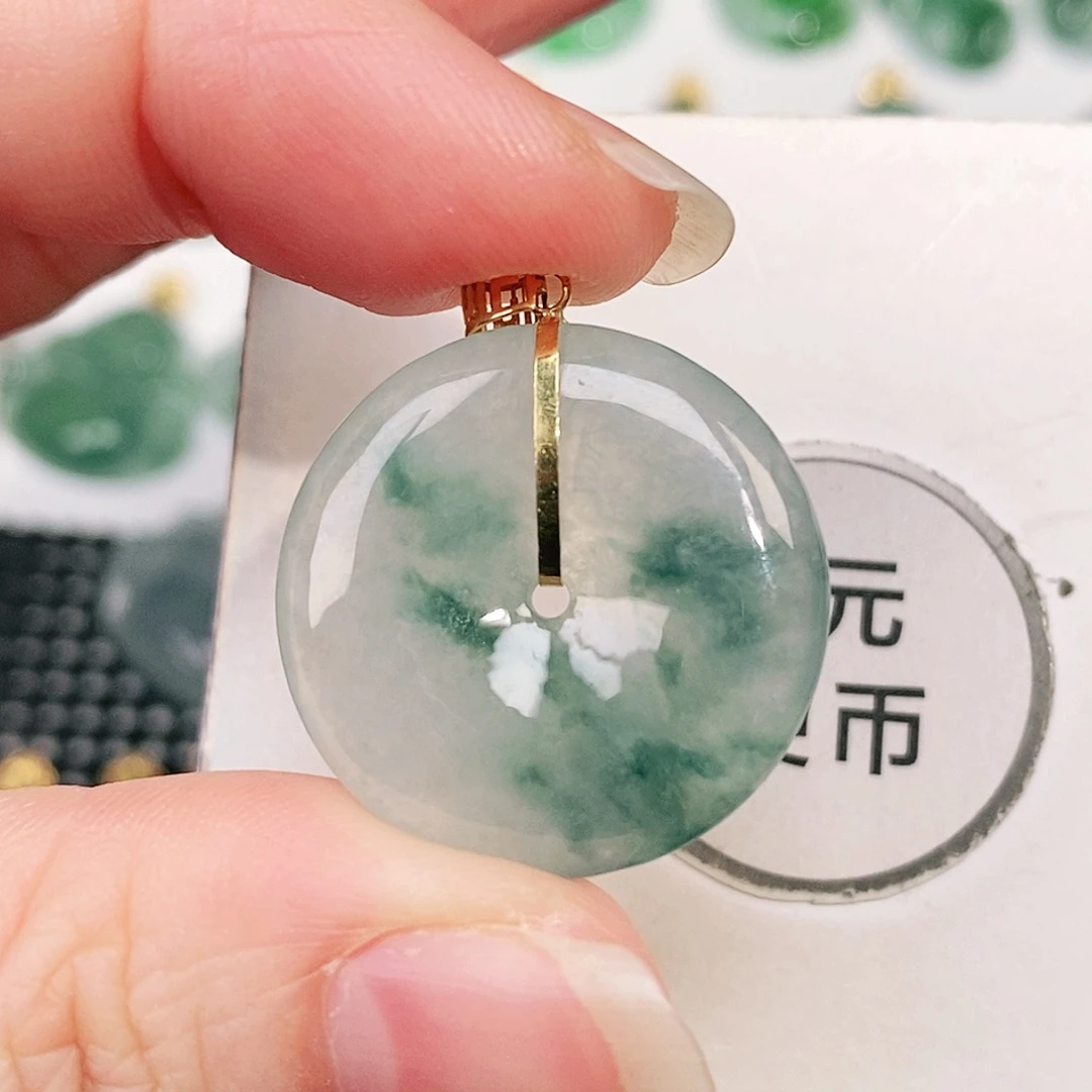 翡翠18K金镶嵌颈饰