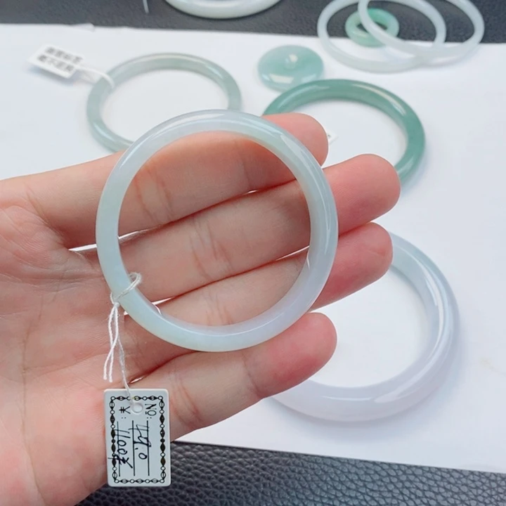 有***落翡翠未镶嵌手镯48-49公主镯