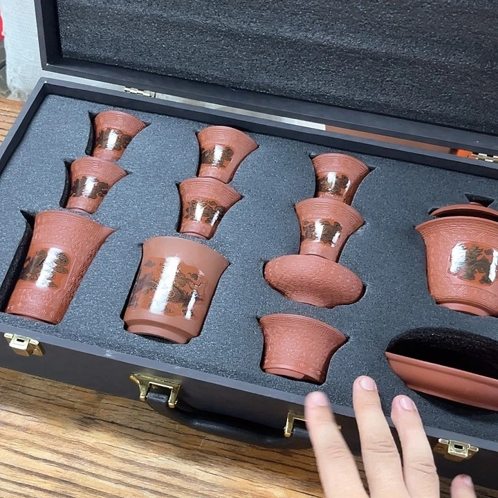 孤品茶具套装等。