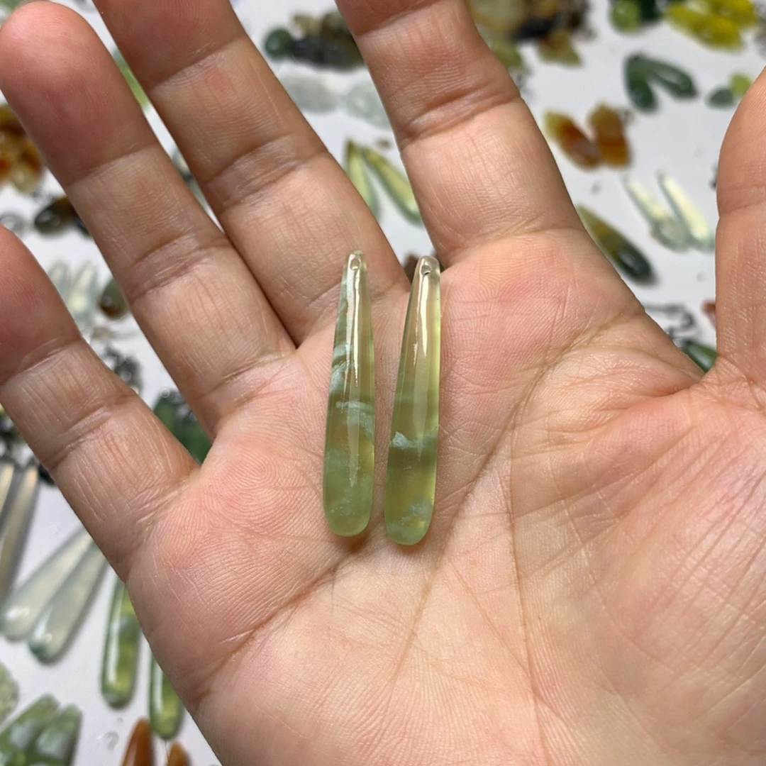 椰****银S925镶嵌蛇纹石玉耳环