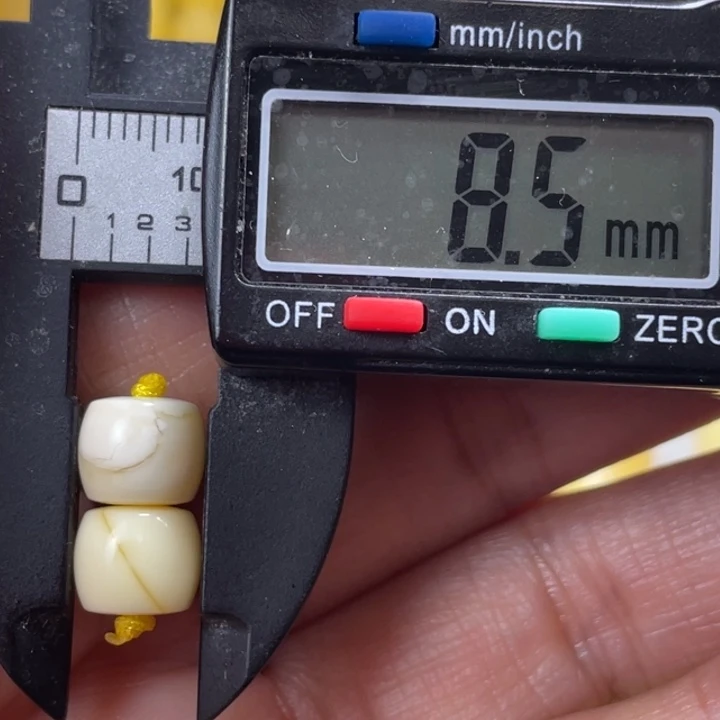 蜜蜡未镶嵌裸石2杂