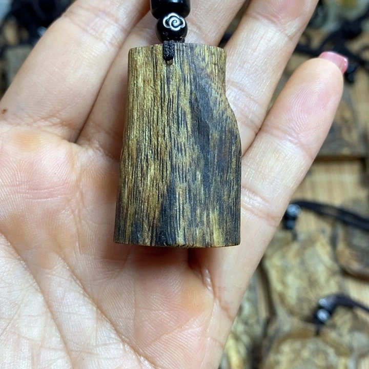 沉香手把件5.6克奇楠沉香素牌吊坠