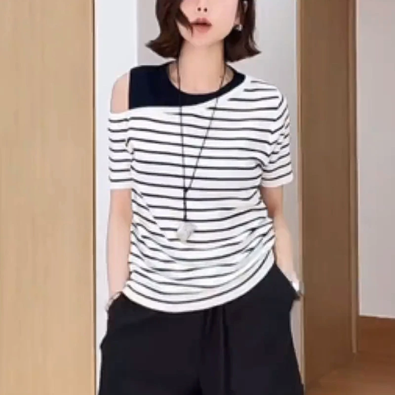 大码女装设计感假两件露肩条纹上衣夏季胖mm宽松显瘦圆领短袖t恤