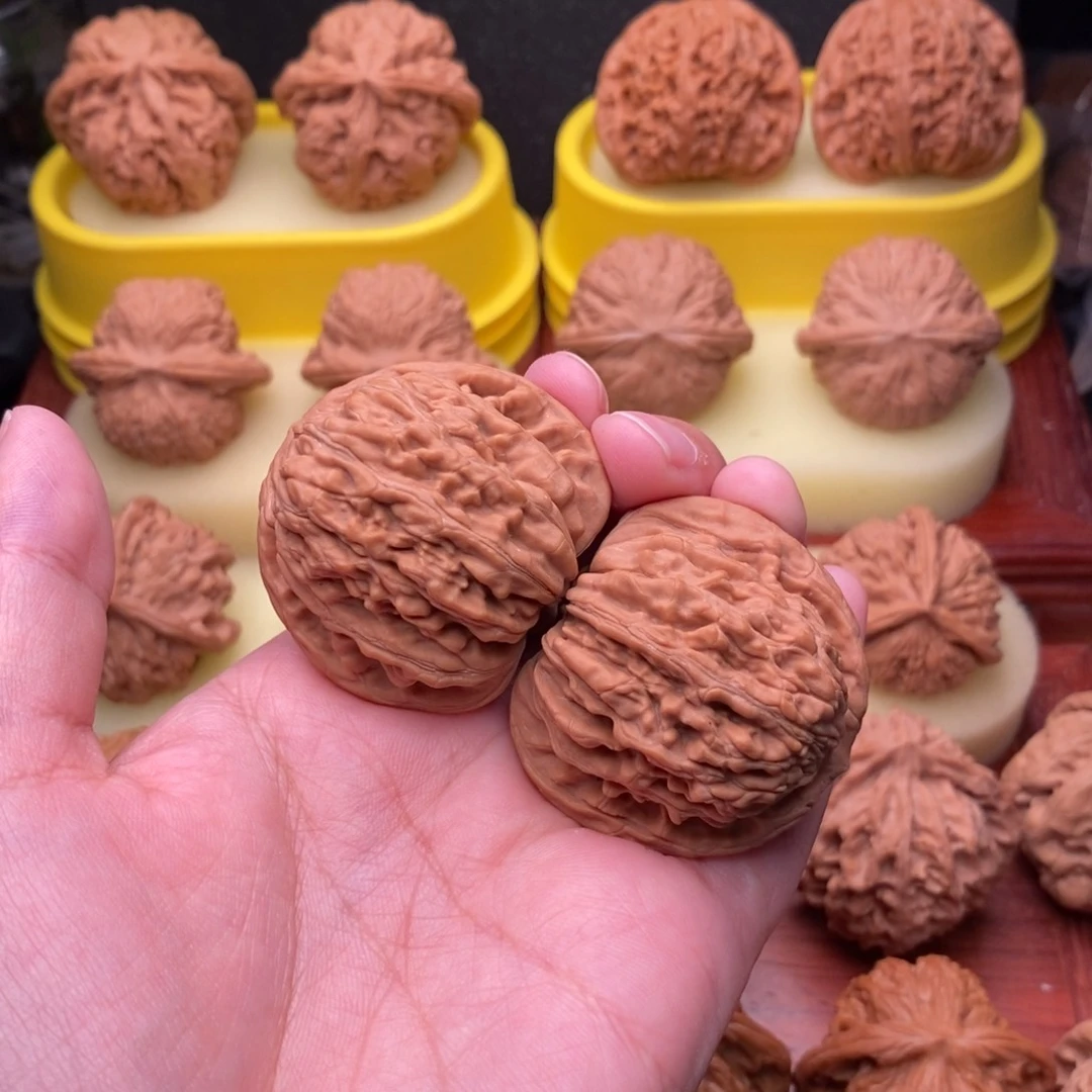 把件文玩核桃41老树红皮四座楼“大漏”