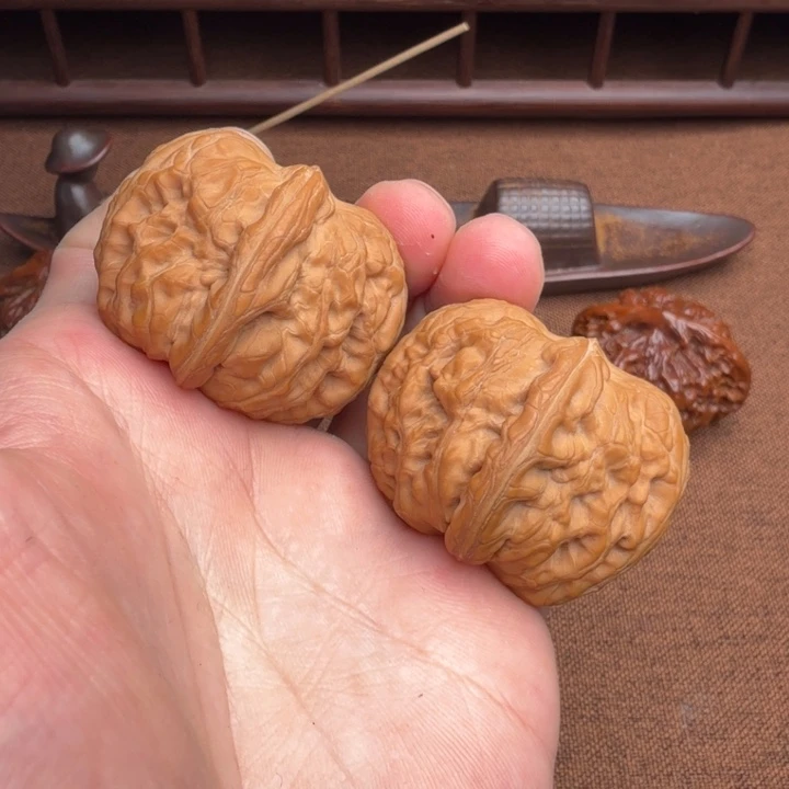 文玩核桃吊坠元宝42