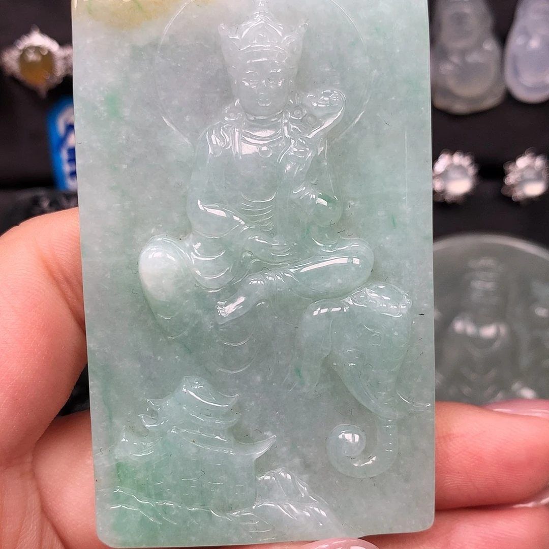 翡翠未镶嵌颈饰玉牌