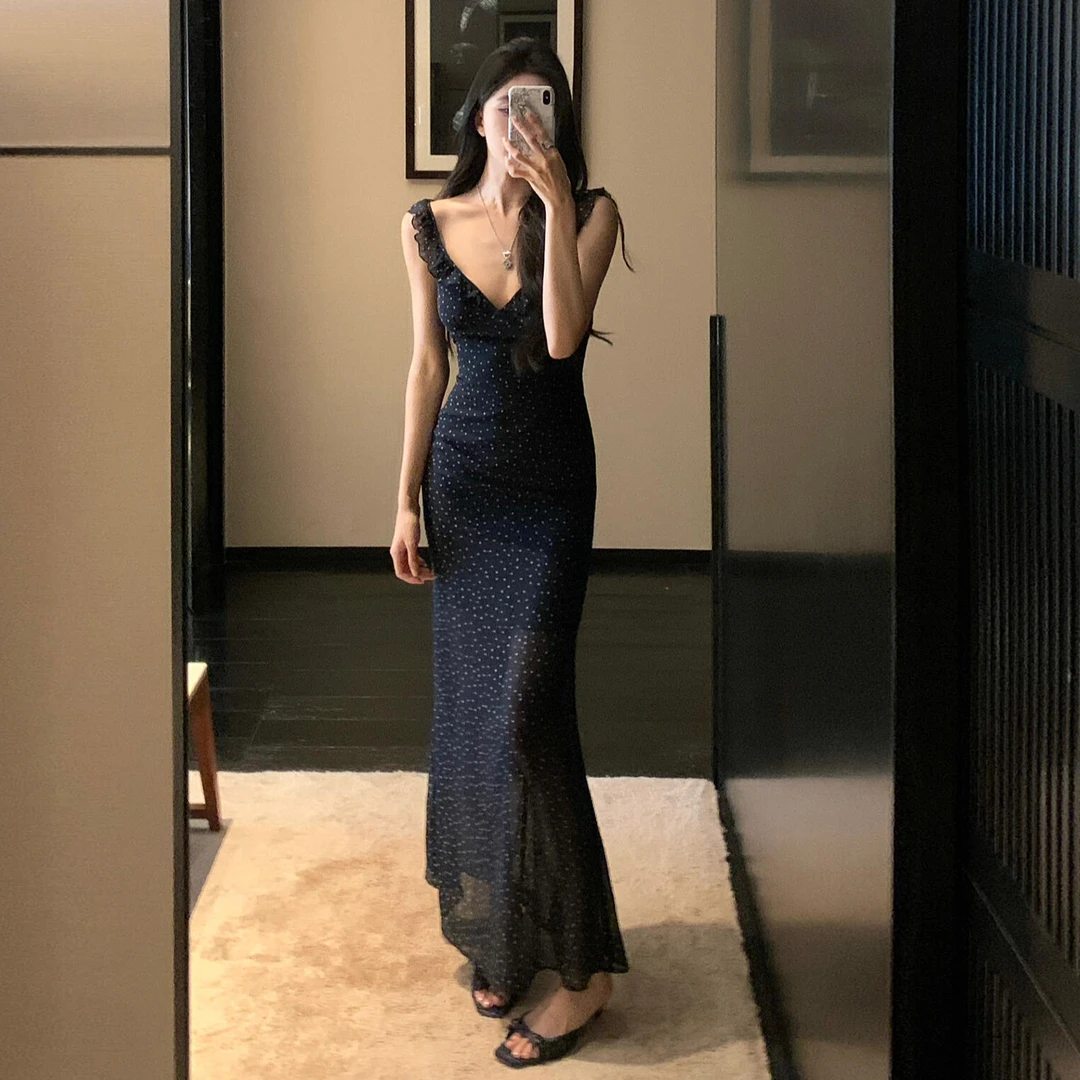 法式蓝色吊带连衣裙夏2025新款赫本风修身包臀裙子知性风温柔女装