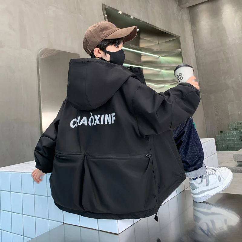 男童春秋款外套2025新款中大童秋装宽松男孩秋季儿童帅气冲锋衣潮