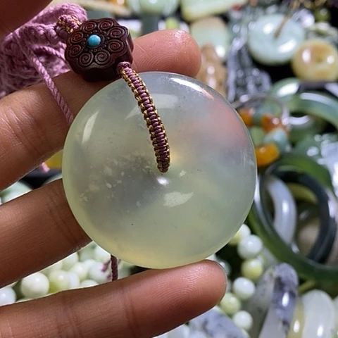 岫玉颈饰未镶嵌挂件
