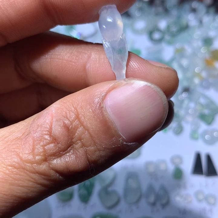 翡翠吊坠(不含链)未镶嵌玫瑰花