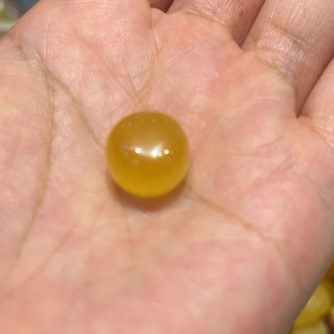 未镶嵌颈饰琥珀墩子