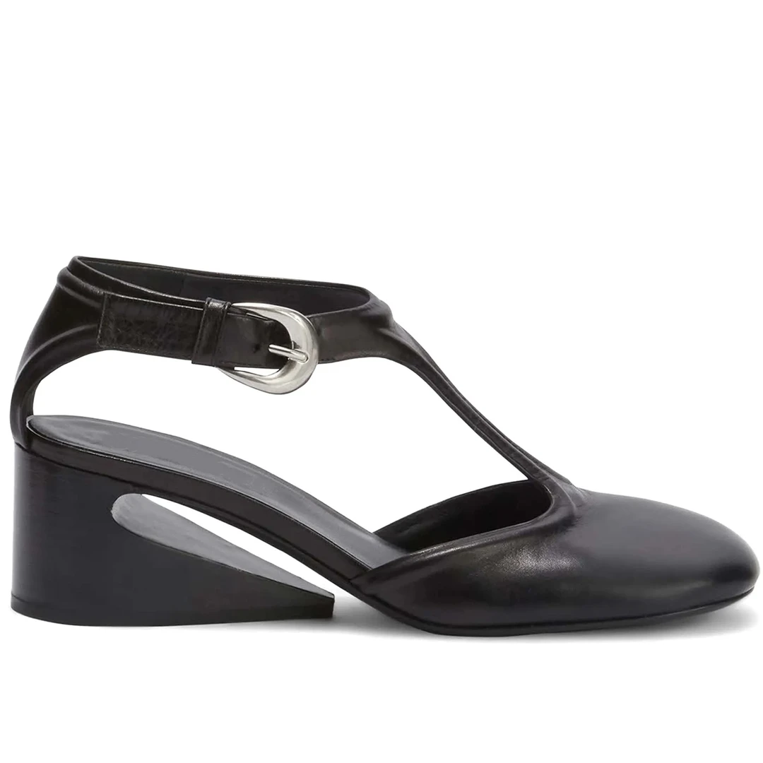 pomo一字式扣带镂空鞋子配裙2025新款凉鞋夏季高跟鞋