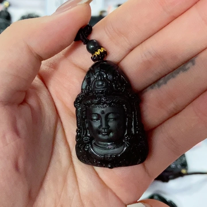 沐***善翡翠未镶嵌颈饰翡翠