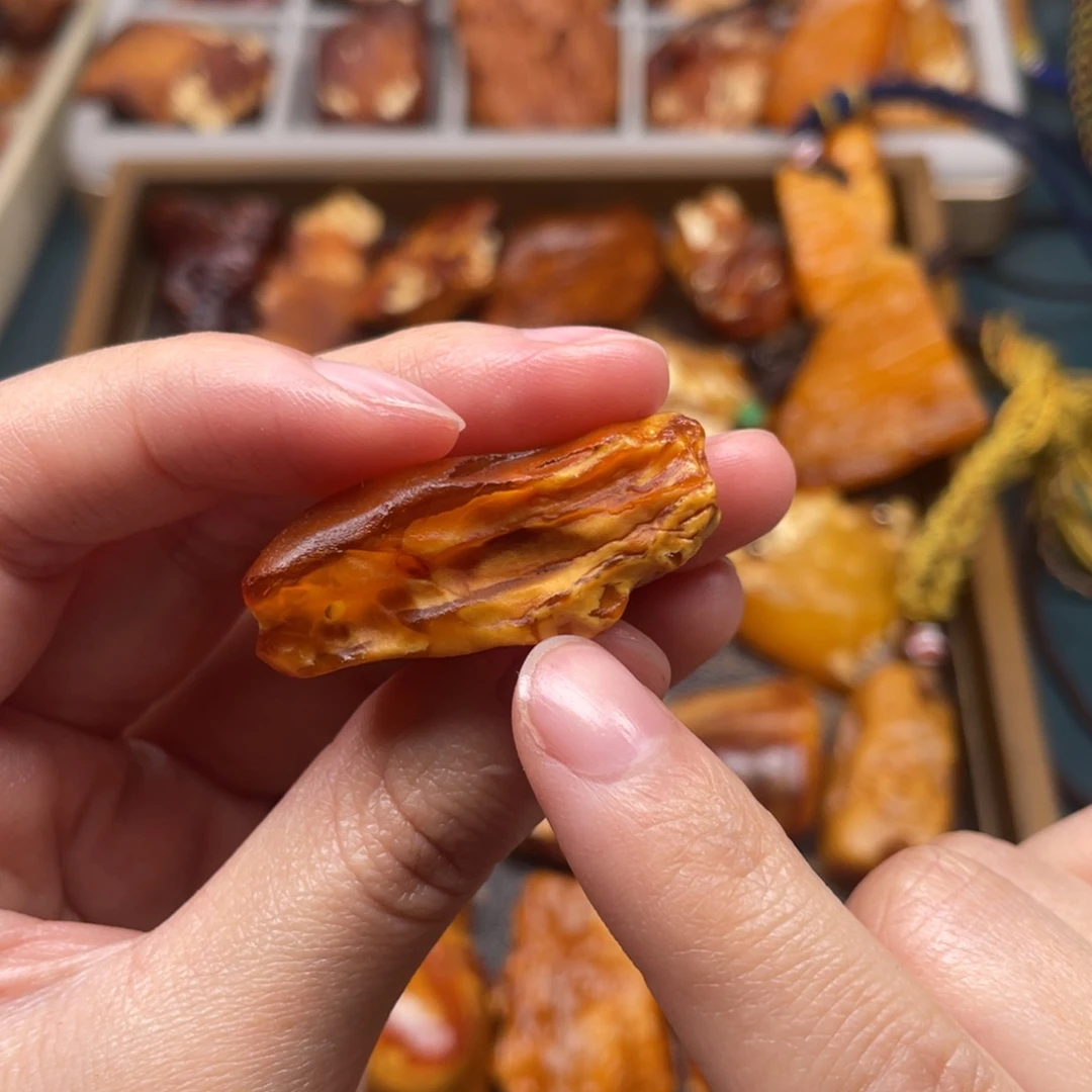 琥珀未镶嵌珠宝奇石