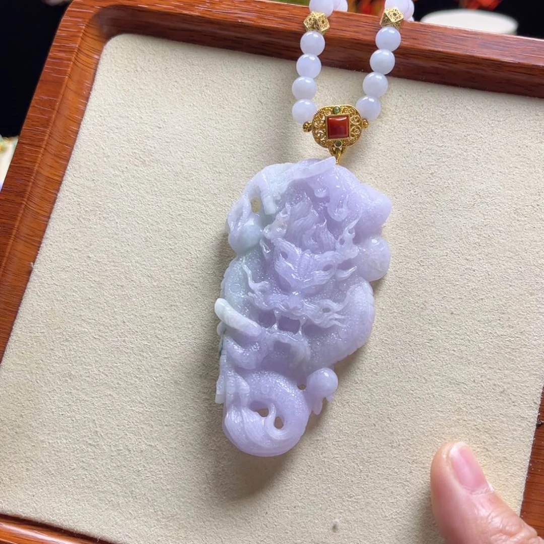翡翠颈饰未镶嵌紫龙