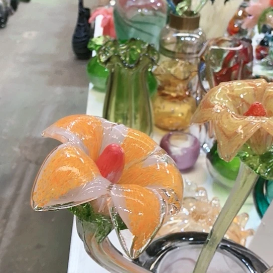 琉璃花瓶高45厘米宽9厘米