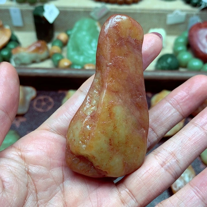 透闪石质玉未镶嵌珠宝奇石