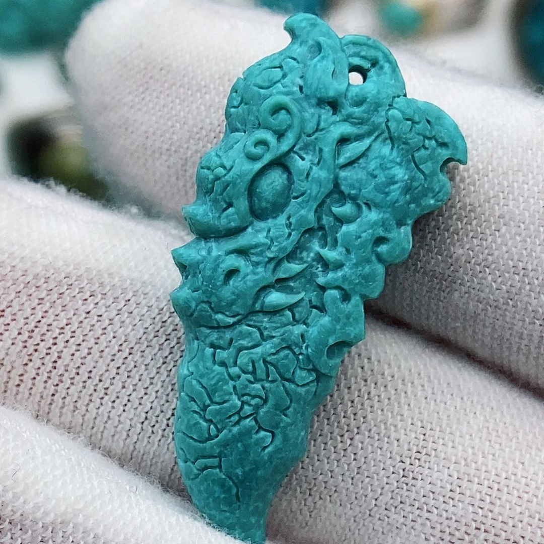 绿松石颈饰未镶嵌