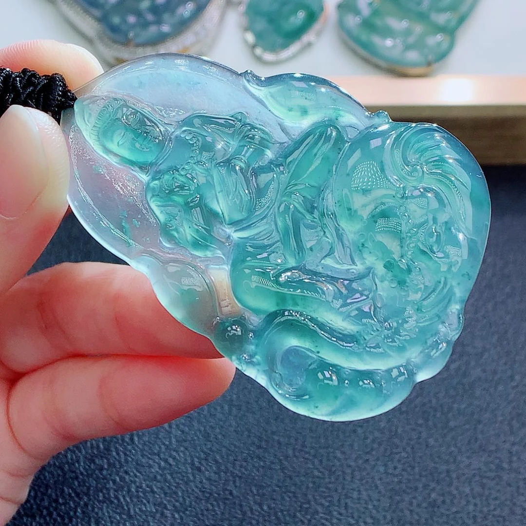 翡翠未镶嵌颈饰翡翠