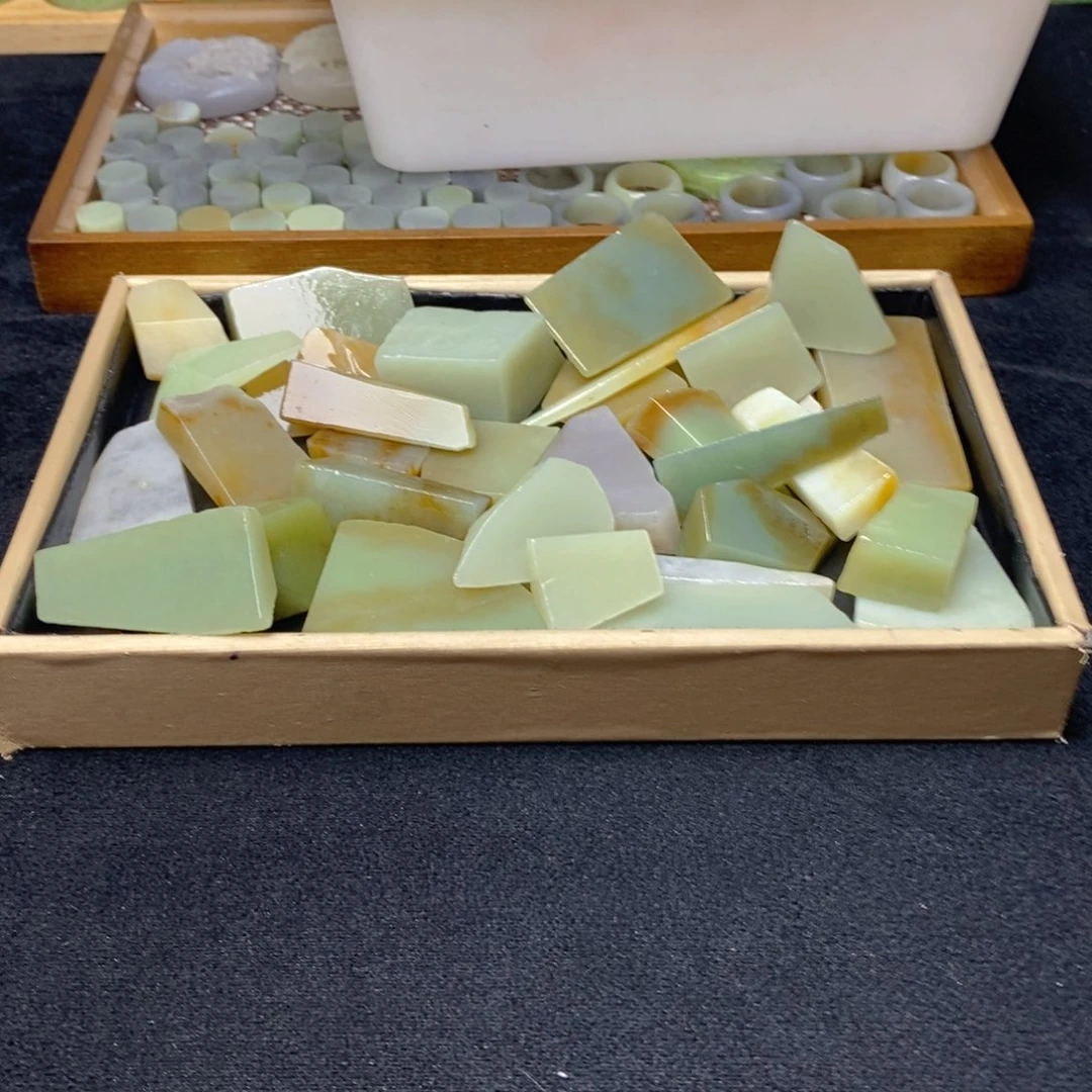 和田玉（糖玉）未镶嵌珠宝半成品悲****号