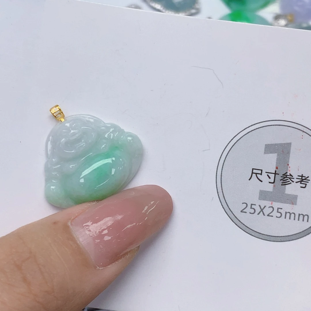 颈饰18K金镶嵌翡翠