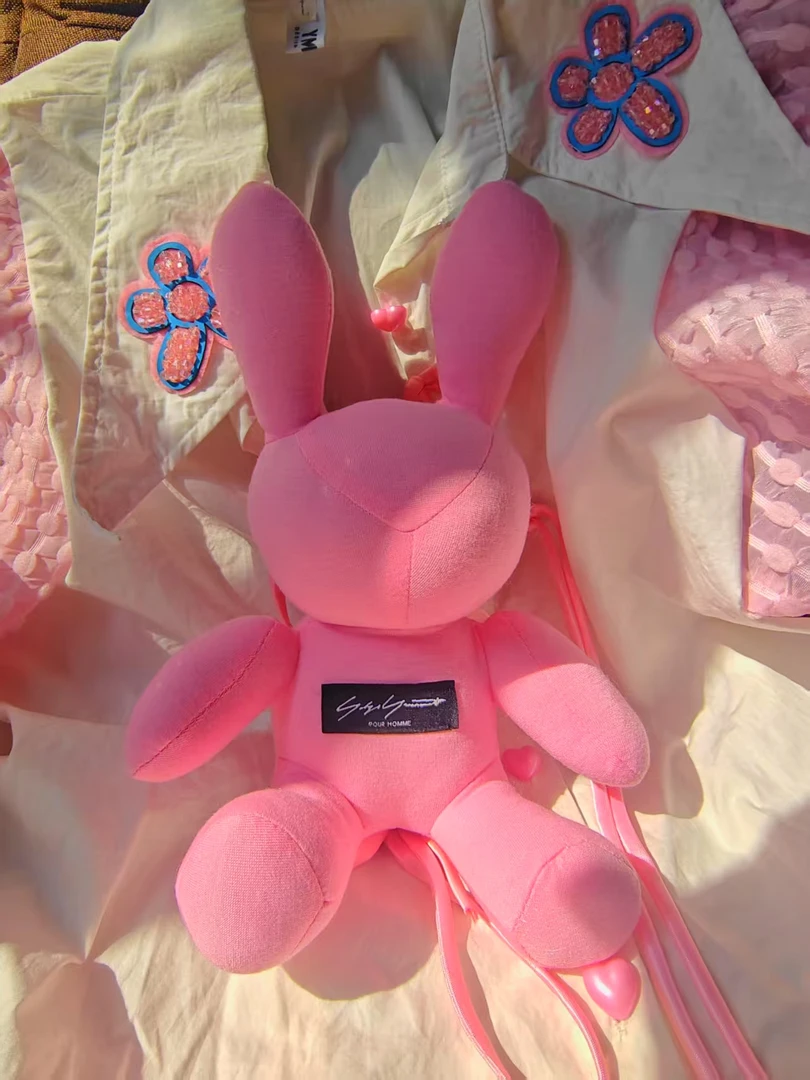 娃娃，颜色随机