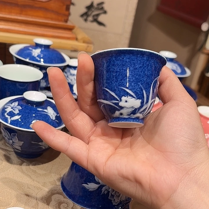 看花堆白洒蓝杯被