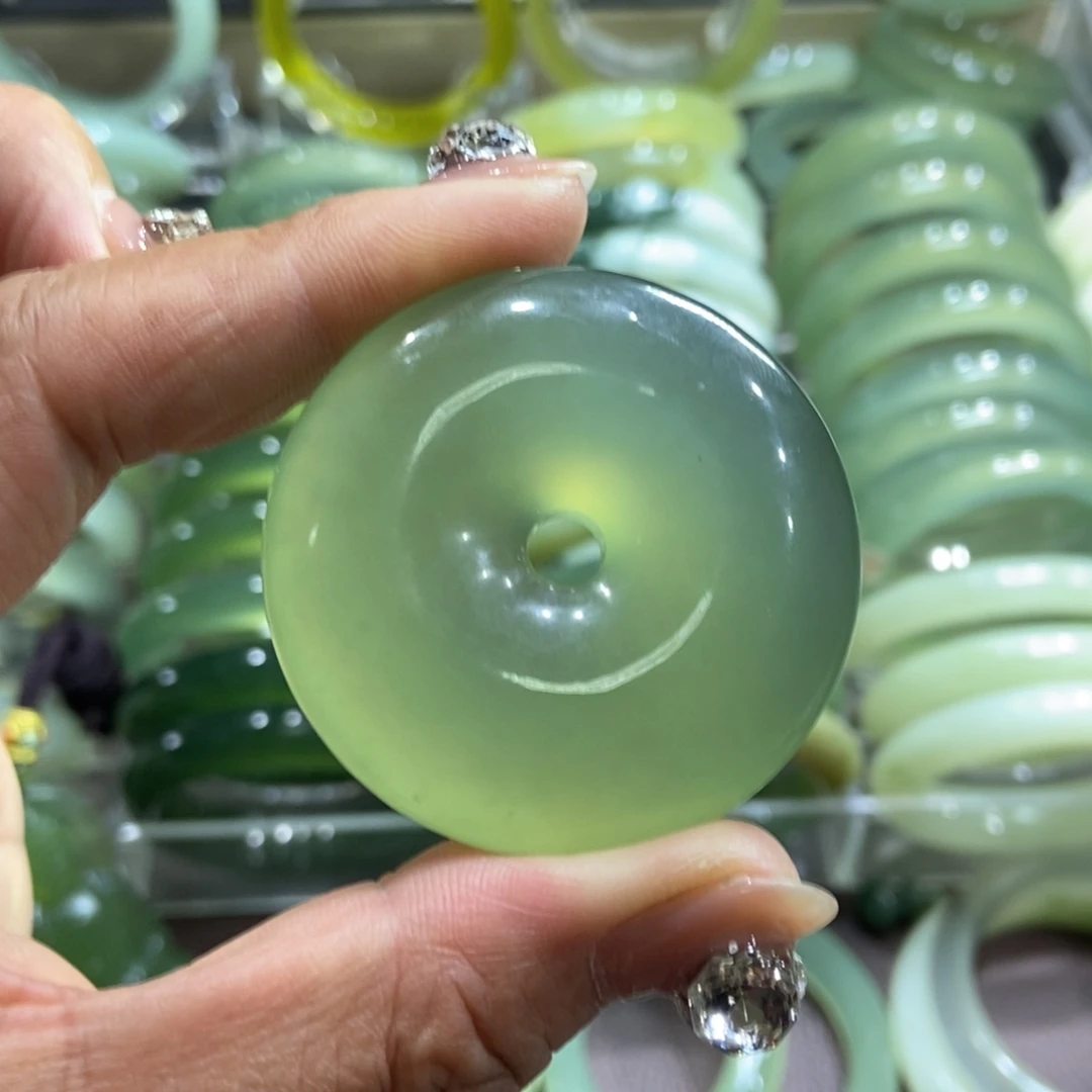 岫玉未镶嵌手镯大平安扣