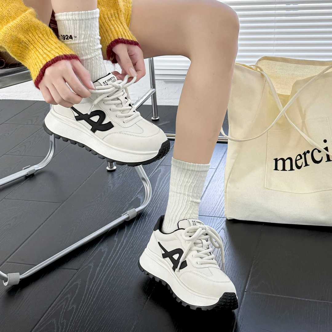 梦娇花女鞋特大码新款真皮小白鞋百搭运动休闲板鞋特大号冬季鞋41