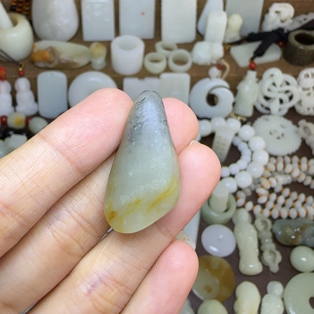 和田玉未镶嵌挂件原石