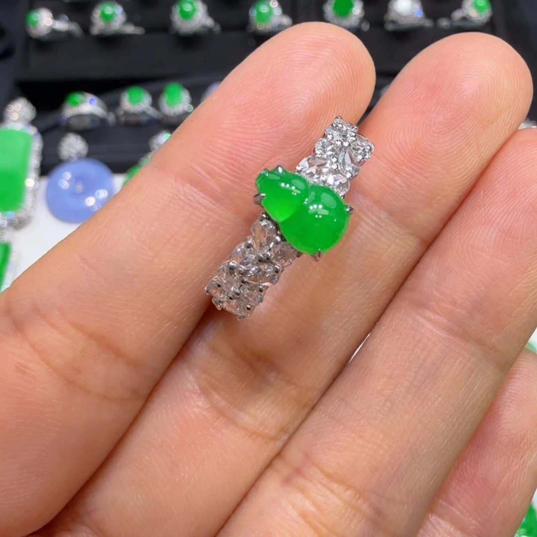 翡翠18K金镶嵌戒指收到货48小时鉴赏期