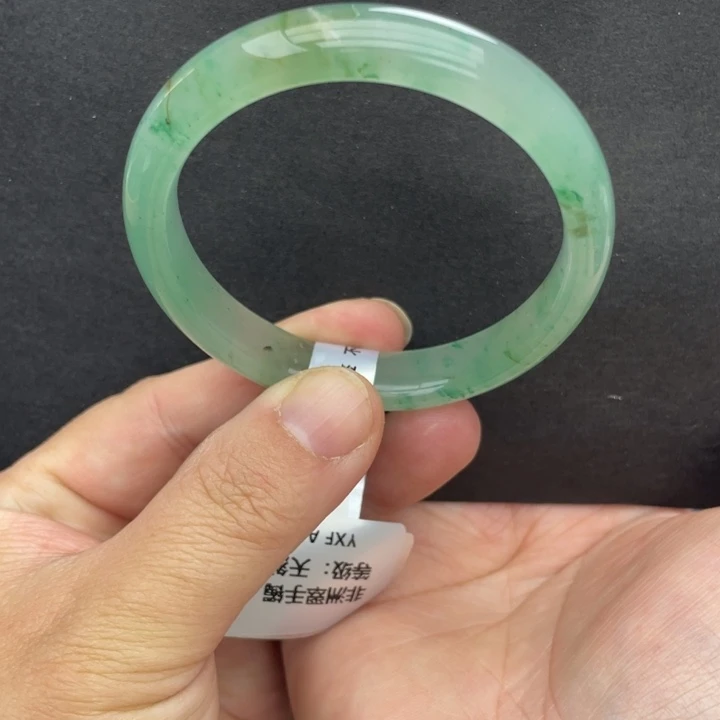 石英质玉未镶嵌手镯52.1