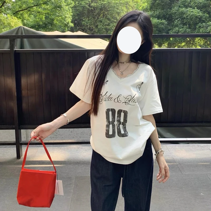 V领蕾丝字母印花白色短袖T恤女装夏季辣妹风显瘦设计感体恤上衣潮
