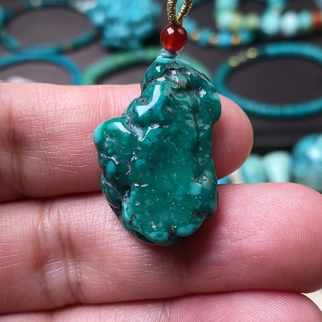 绿松石未镶嵌颈饰