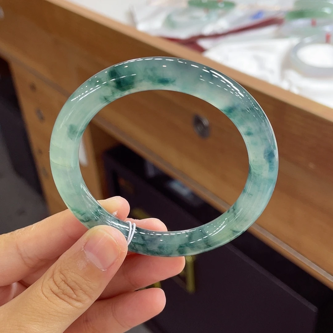 翡翠未镶嵌手镯52 号链接