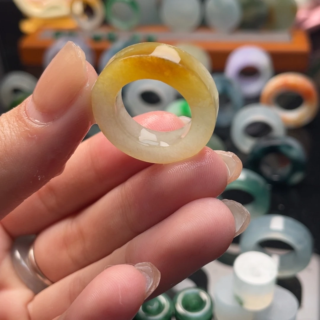定制翡翠未镶嵌黄翡