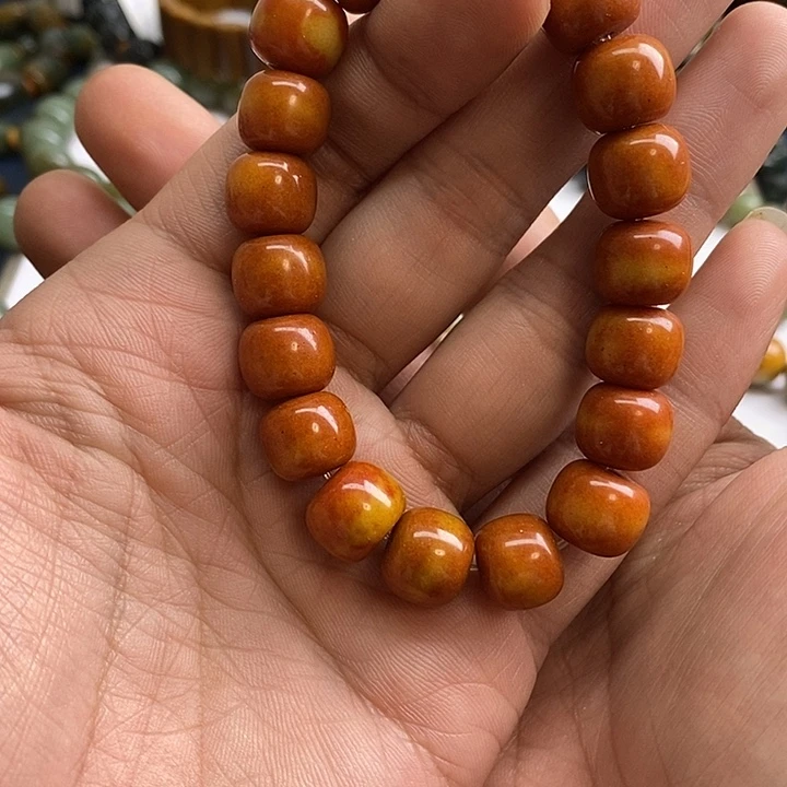 未镶嵌透闪石质玉珠宝奇石