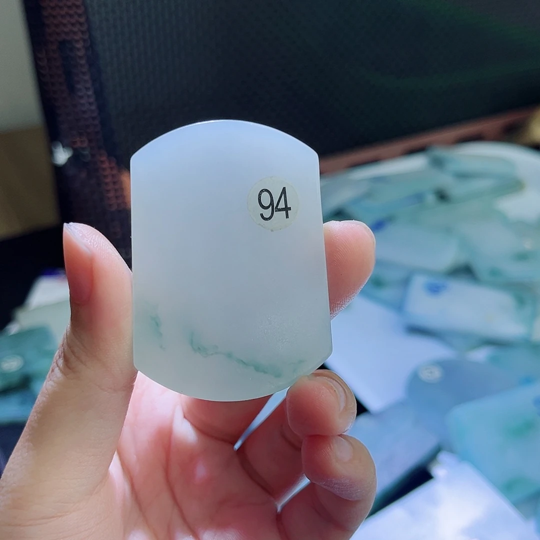 未镶嵌定制翡翠斌