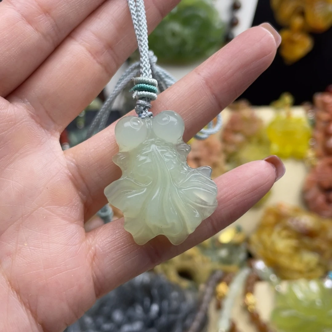 未镶嵌蛇纹石玉颈饰