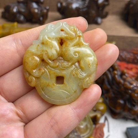 蛇纹石玉未镶嵌颈饰49