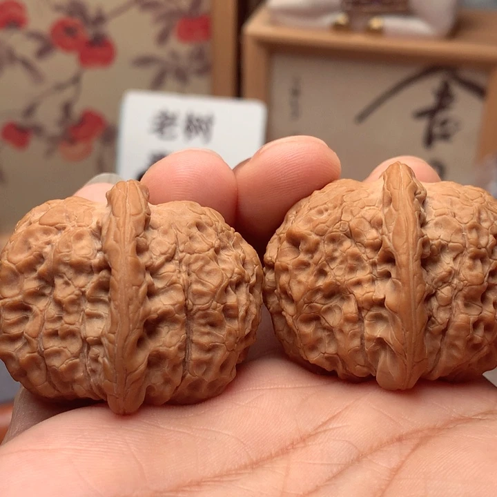 文玩核桃把件三*39.5血麒麟10号