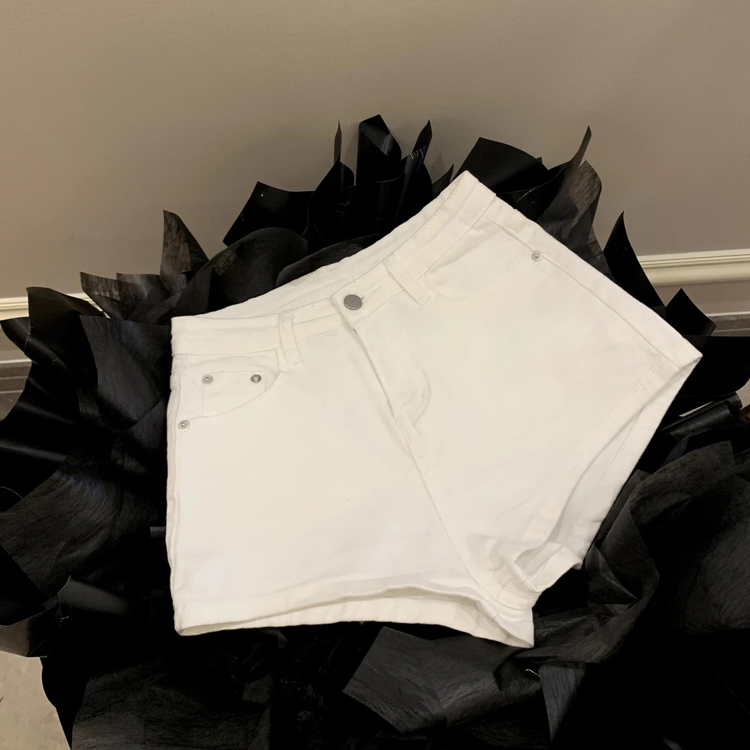 白色高腰牛仔短裤夏季新款辣妹紧身ins弹力包臀a字热裤打底时尚瘦