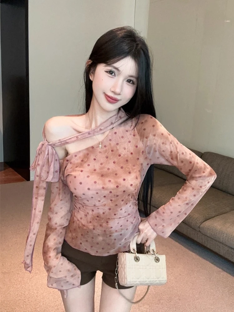 粉色波点斜肩长袖t恤女春秋季薄感波点网纱斜肩系带修身显瘦上衣