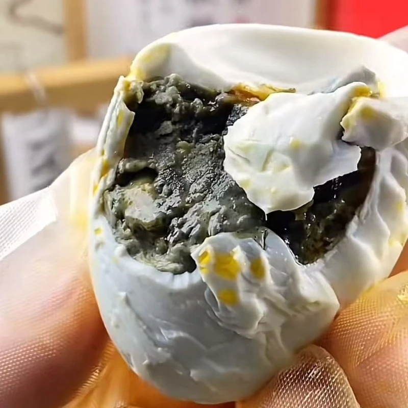 臭咸鸭蛋正宗东北臭鸭蛋黑黄流油农家手工腌制咸淡适中闻着臭吃香